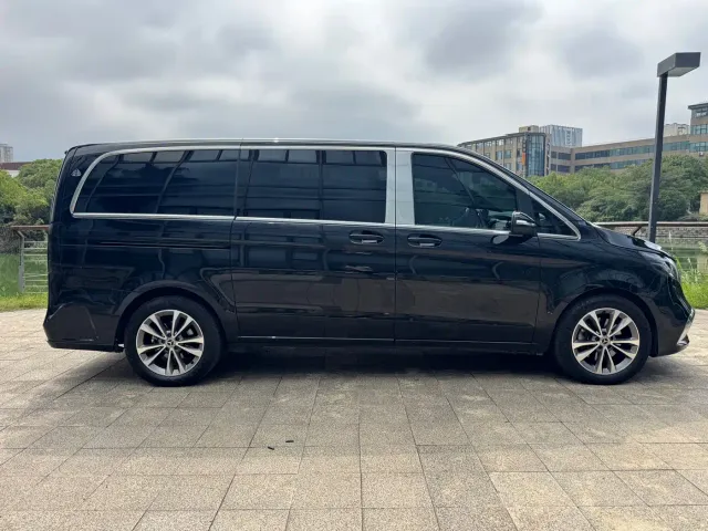 Mercedes-Benz V-Class — Фото автомобиля 3