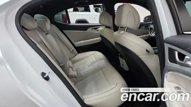 Genesis G70 New — Фото автомобиля 17