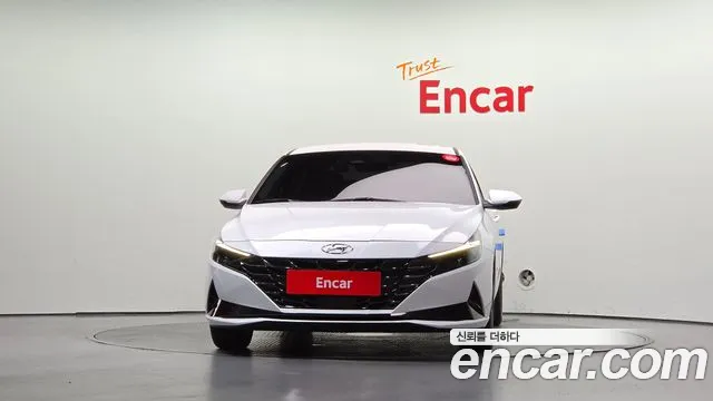 Hyundai Avante CN7 — Фото автомобиля 3
