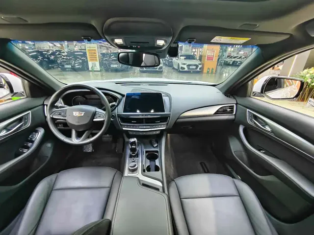Cadillac CT5 — Фото автомобиля 10