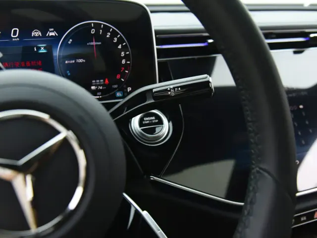 Mercedes-Benz E-Class — Фото автомобиля 10