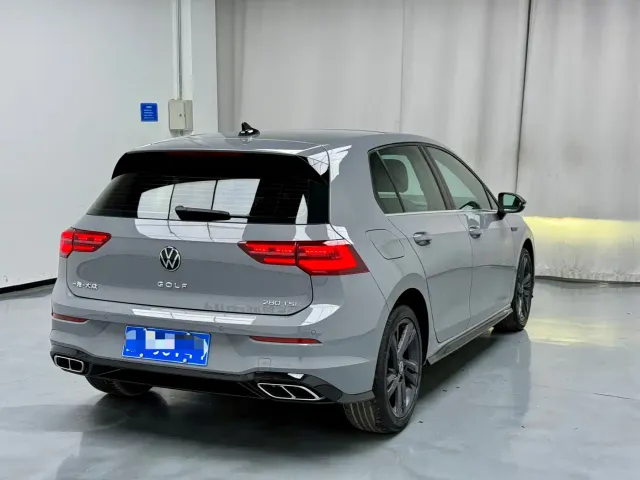 Volkswagen Golf — Фото автомобиля 19