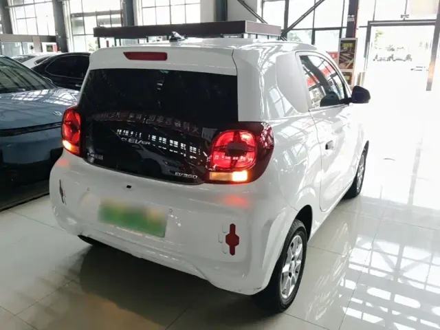 Roewe Clever — Фото автомобиля 6