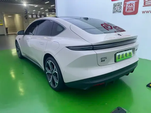NIO NIO ET5 2022 75kWh — Фото автомобиля 20