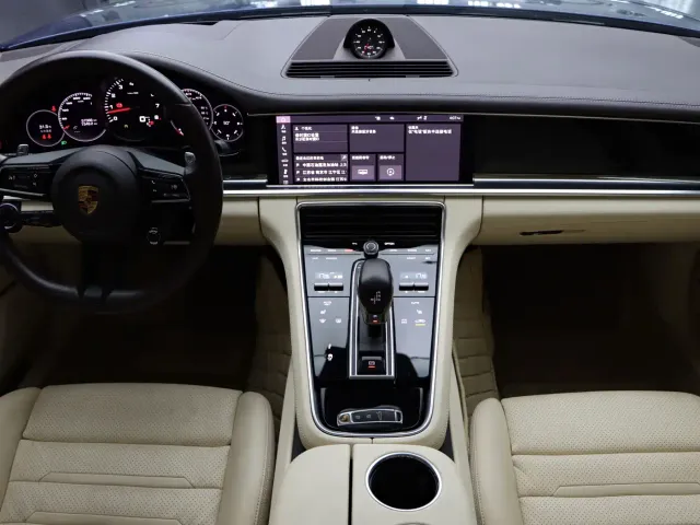 Porsche Panamera — Фото автомобиля 13