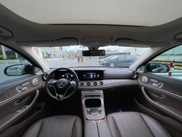 Mercedes-Benz E-Class — Фото автомобиля 6
