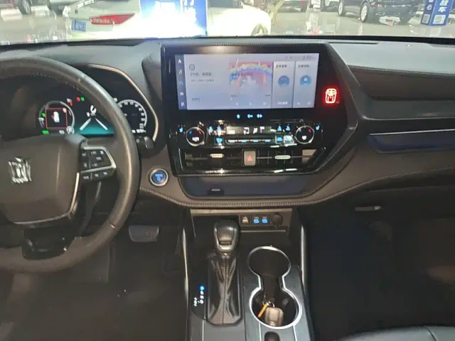 Toyota Crown Kluger — Фото автомобиля 12