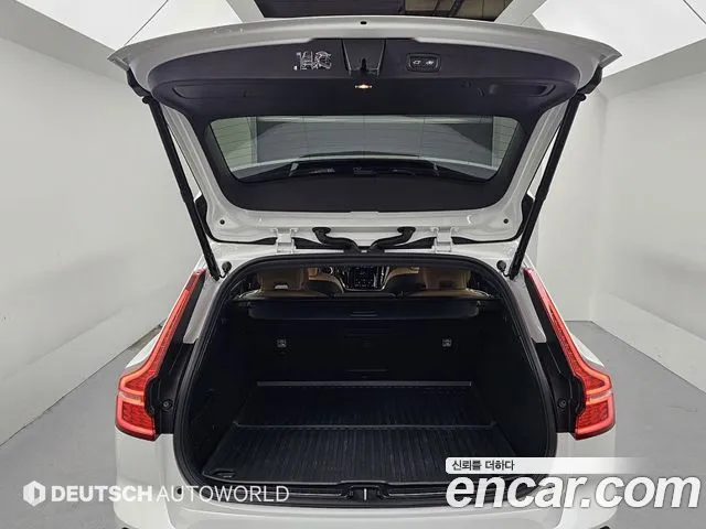 Вольво V60 V60 Cross Country 2 поколение B5 Ultimate AWD — Фото автомобиля 19