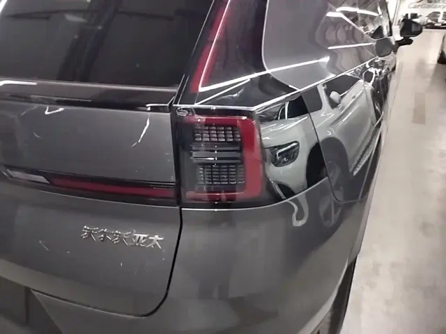 Volvo XC70 Plug-in Hybrid — Фото автомобиля 7