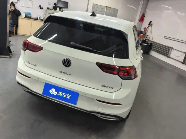 Volkswagen Golf — Фото автомобиля 3