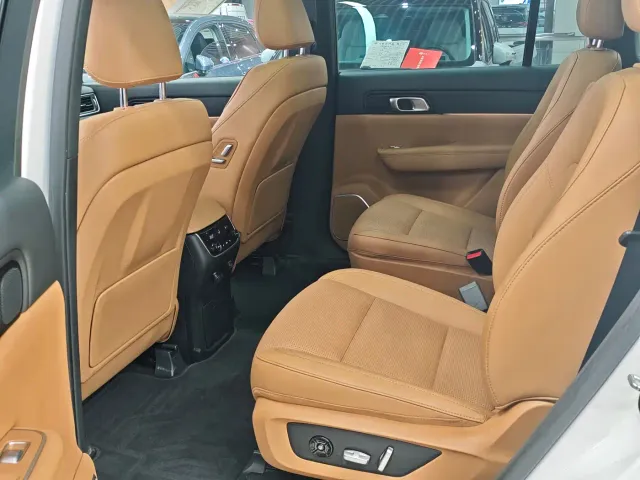 Li Auto ONE — Фото автомобиля 8
