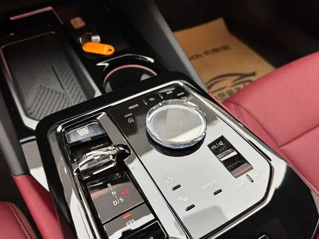 BMW 5 Series — Фото автомобиля 16