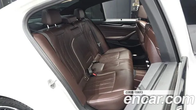 BMW 5 Series G30 — Фото автомобиля 18