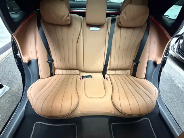 Mercedes-Benz E-Class — Фото автомобиля 25