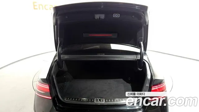 Genesis G90 Бензин 3.5 Turbo e-S/C AWD — Фото автомобиля 20