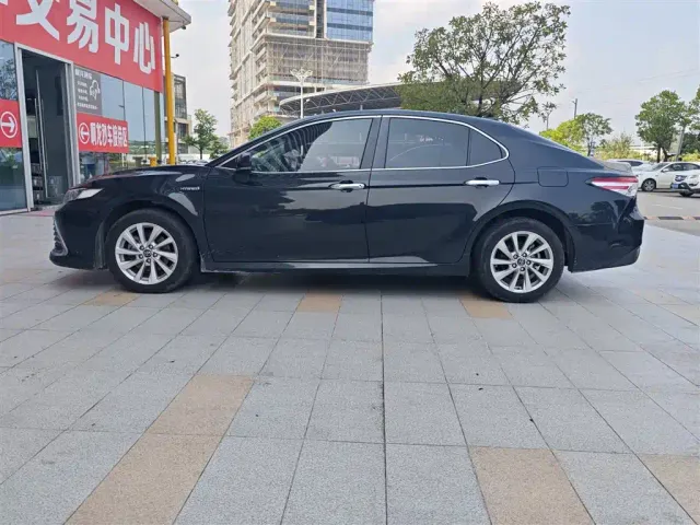 Toyota Camry 2021 Hybrid 2.5HGVP Leading Edition — Фото автомобиля 7