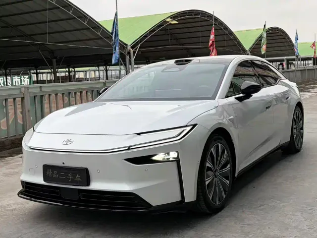 Фотография автомобиля — Toyota BoZhi 7