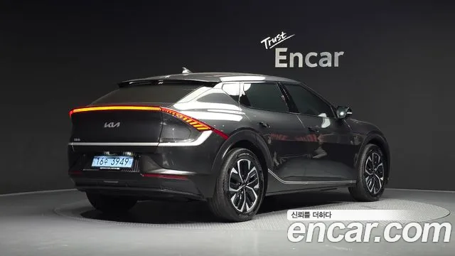 Kia EV6 — Фото автомобиля 2