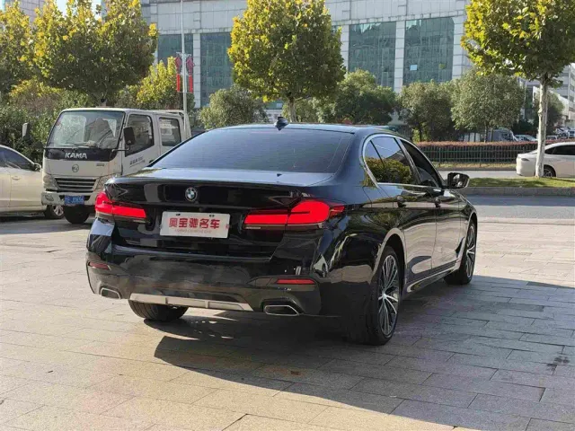 BMW 5 Series — Фото автомобиля 7