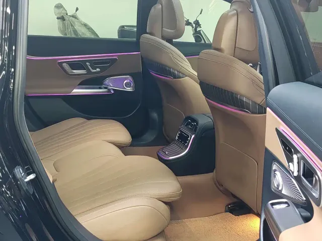 Mercedes-Benz E-Class — Фото автомобиля 14