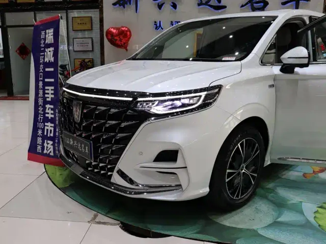 Roewe iMAX8 — Фото автомобиля 28
