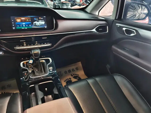 GAC Trumpchi M6 — Фото автомобиля 13