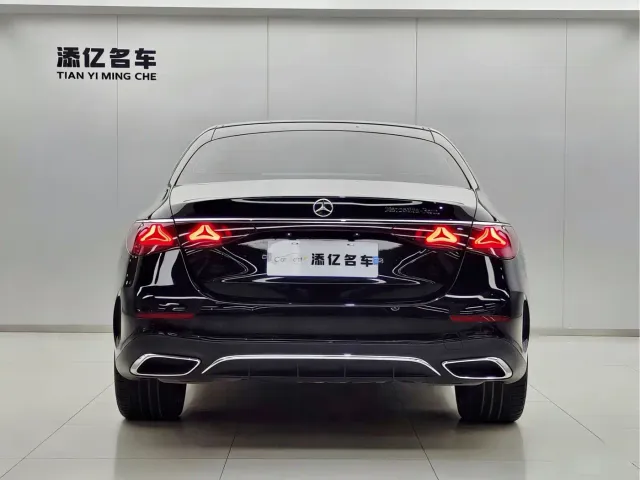 Mercedes-Benz E-Class — Фото автомобиля 6