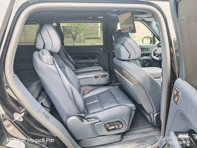 ZEEKR Zeekr 9X 2025 model Ultra Edition 70kWh — Фото автомобиля 16