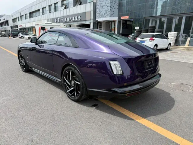 Rolls-Royce Spectre — Фото автомобиля 7