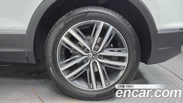 Volkswagen Tiguan Tiguan 2 поколение 2.0 TDI 4Motion Prestige — Фото автомобиля 21