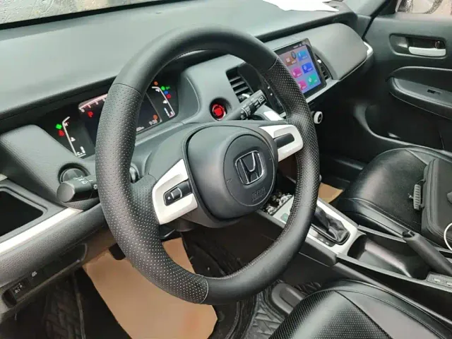Honda Fit — Фото автомобиля 10