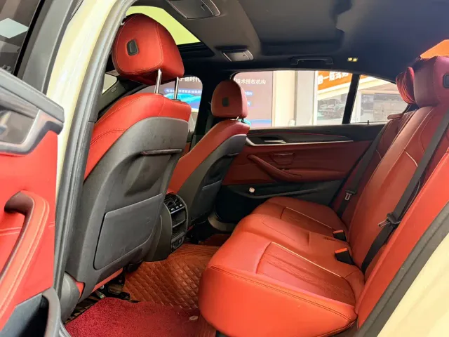 BMW 5 Series — Фото автомобиля 17