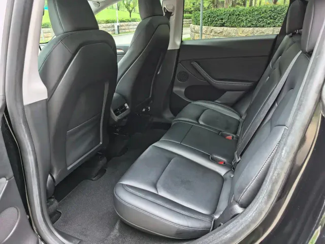 Tesla Model Y — Фото автомобиля 5