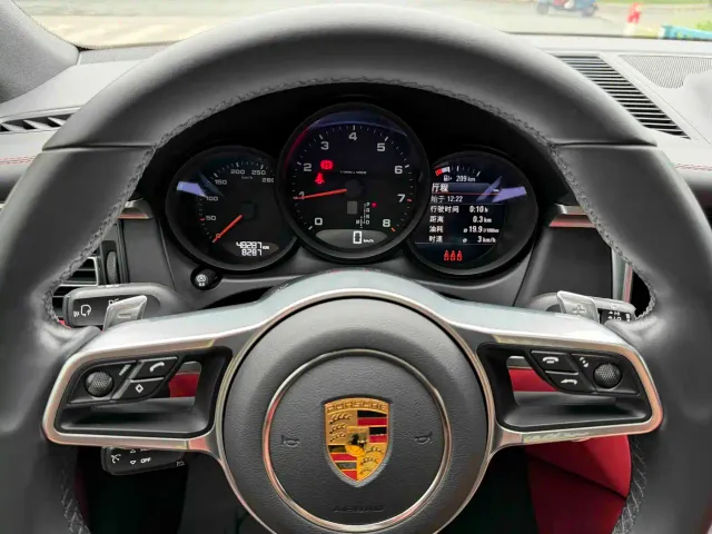 Porsche Macan — Фото автомобиля 17