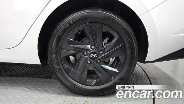 Hyundai Avante CN7 — Фото автомобиля 6