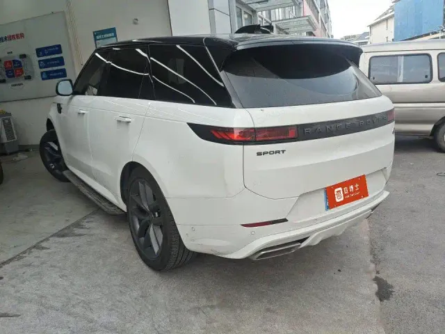 Land Rover Range Rover Sport — Фото автомобиля 6