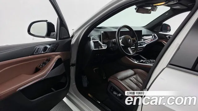 BMW X5 xDrive 40i M Sport — Фото автомобиля 10