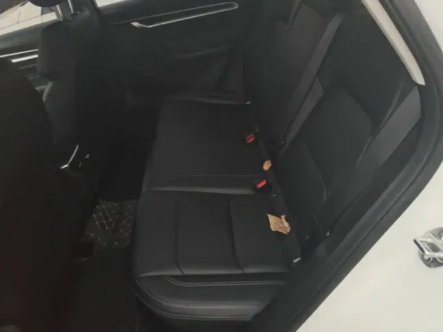 Geely Emgrand — Фото автомобиля 16
