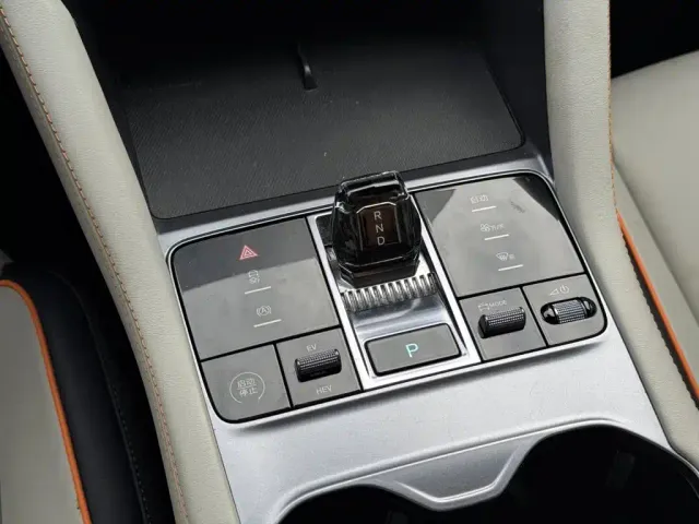BYD Song PLUS — Фото автомобиля 12