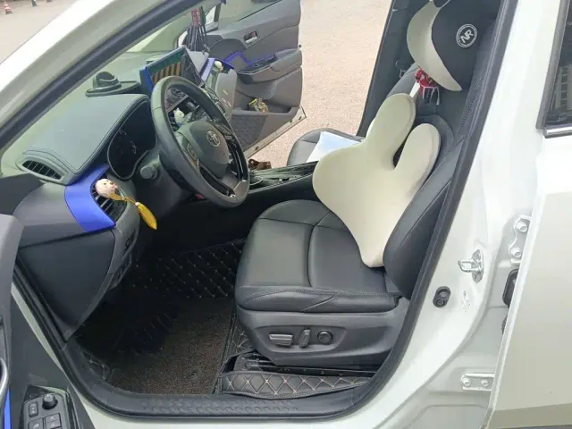 Toyota C-HR — Фото автомобиля 16
