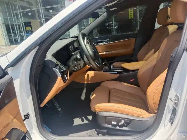 BMW 6 Series Gran Turismo — Фото автомобиля 9