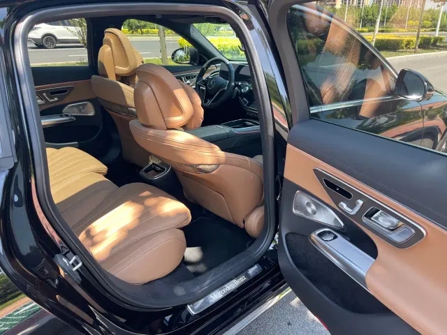 Mercedes-Benz E-Class — Фото автомобиля 7
