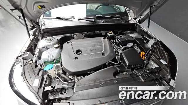 Вольво XC40 B4 Ultimate Bright — Фото автомобиля 6
