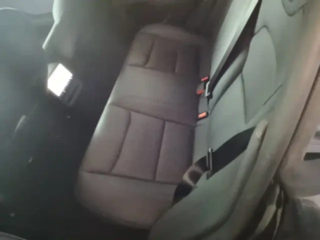 Tesla Model 3 — Фото автомобиля 16