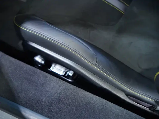 Lotus Emira — Фото автомобиля 20
