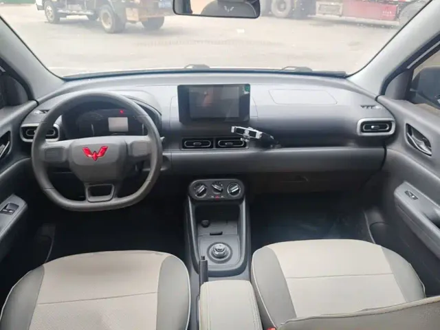 Wuling Hongguang — Фото автомобиля 9