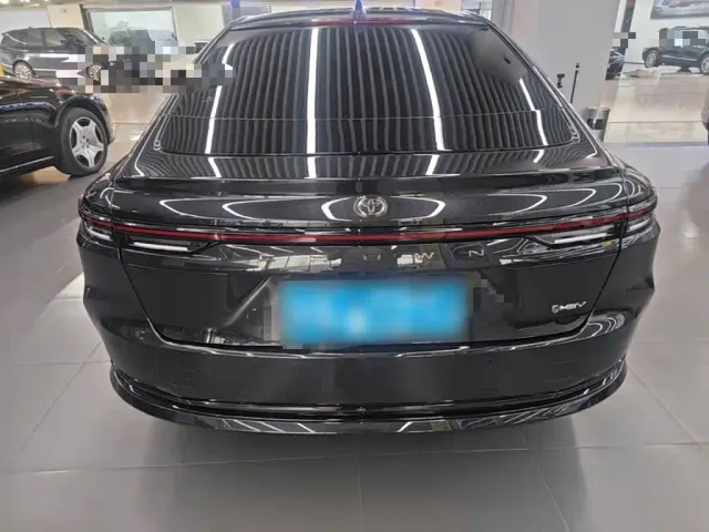 Toyota Crown — Фото автомобиля 5