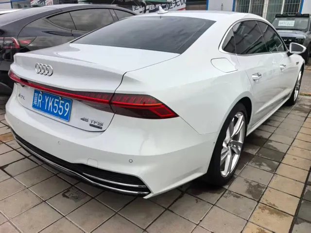 Audi A7L — Фото автомобиля 4