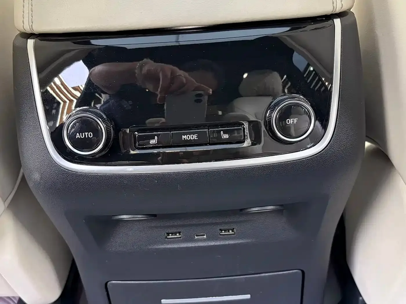 Li Auto Li ONE 2021 Extended Range 6-Seater — Фото автомобиля 14