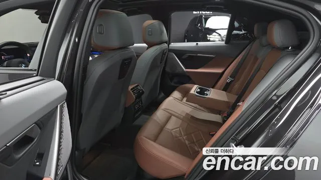 BMW 5 Series G60 — Фото автомобиля 17